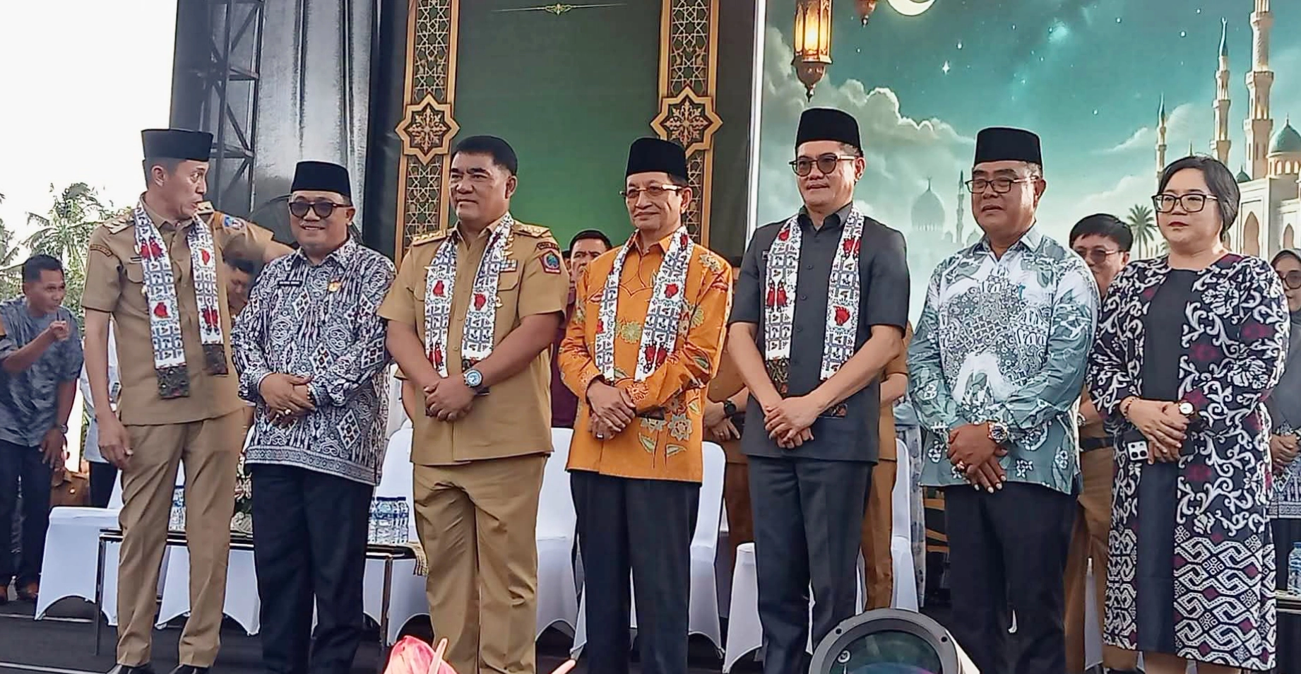 Gubernur Sulut, Yulius Selvanus saat mendampingi Menteri Agama KH Nasaruddin Umar dalam pembukaan MTQ XXXI Tingkat Provinsi Sulawesi Utara di Minahasa Utara. (Foto: Istimewa)