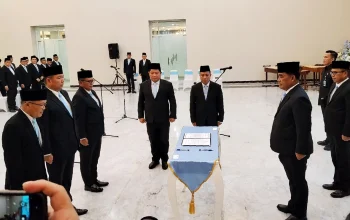 Terapkan meritokrasi, Gubernur Sulut Yulius Selvanus resmi melantik tiga pejabat pimpinan tinggi pratama (Eselon II) menjadi pejabat definitif di Graha Gubernuran, Selasa (7/7/2026). (Foto: Ridho L Tobing)