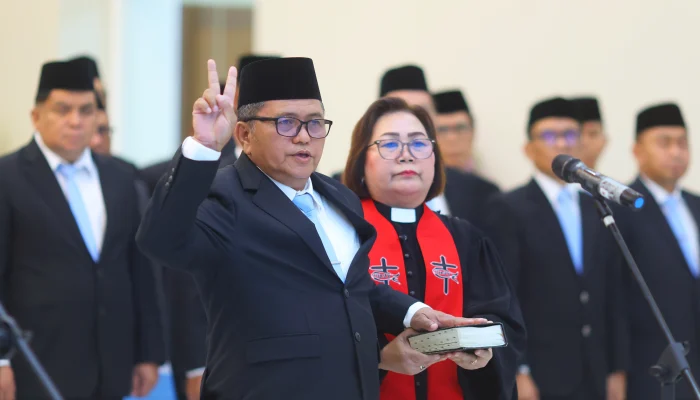 Dua Tahun Plt, Gubernur Yulius Lantik Niklas Silangen Jadi Sekwan Sulut Definitif