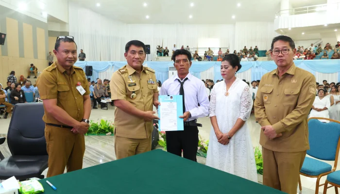 Walikota Hengky Honandar Jadi Saksi Nikah 3 Pasangan Warga Bitung di Kawin Massal Pemprov Sulut
