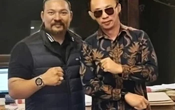 Ketua Umum PCW Sulut Ronald Sumual S.T., S.H., M.Si., menegaskan dukungan penuh terhadap komitmen antikorupsi Anggota Komisi III DPR RI Martin Daniel Tumbelaka (MDT), usai menggelar pertemuan silaturahmi. (Foto: Dok. Istimewa)
