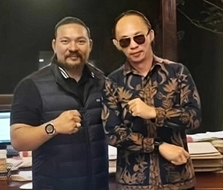 Ketua Umum PCW Sulut Ronald Sumual S.T., S.H., M.Si., menegaskan dukungan penuh terhadap komitmen antikorupsi Anggota Komisi III DPR RI Martin Daniel Tumbelaka (MDT), usai menggelar pertemuan silaturahmi. (Foto: Dok. Istimewa)