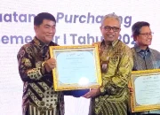 Gubernur Sulut, Mayjen TNI (Purn) Yulius Selvanus SE, secara resmi menerima penghargaan LKPP RI di Grand Ballroom JIExpo Kemayoran, Jakarta, Kamis (30/7/2026). (Foto: Istimewa)