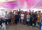 Ketua Komisi I DPRD Sulut, Braien Waworuntu, mendengarkan langsung aspirasi warga saat menggelar Reses II Tahun 2026 di Desa Tincep, Kecamatan Sonder, Minahasa, Selasa (4/8/2026). (Foto: Istimewa)