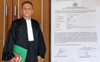 Kuasa hukum pelapor, advokat Eka Dicky Mantik, S.PAK, L.LB, L.LM dan surat Laporan Polisi (LP) terkait dugaan skandal Dana Desa Watudambo II. (Foto: Istimewa)