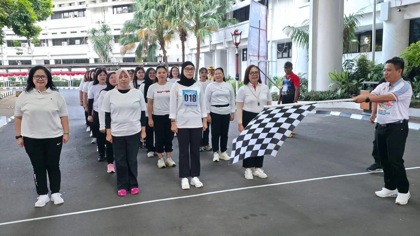Lomba Gerak Jalan Pemprov Sulut dalam memeriahkan HUT ke-81 RI. (Foto: Istimewa)