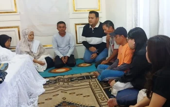 Ketua Tunas Indonesia Raya (TIDAR) Sulawesi Utara, Standius Bara Prima, mendatangi langsung rumah-rumah duka di Kotamobagu dan Kabupaten Bolaang Mongondow, Kamis (13/8/2026). (Foto: Istimewa)