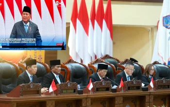 Ketua DPRD Sulut Fransiscus Andi Silangen bersama Gubernur Yulius Selvanus dan unsur Forkopimda mengikuti Rapat Paripurna untuk mendengarkan Pidato Presiden Prabowo Subianto dalam Sidang Tahunan MPR RI di Gedung DPRD Sulut, Manado, Jumat (14/8/2026). (Foto: Istimewa)
