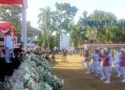 Gubernur Sulawesi Utara Mayjen TNI (Purn) Yulius Selvanus SE saat bertindak sebagai Inspektur Upacara pada Peringatan HUT ke-81 RI di Lapangan Utama Kantor Gubernur Sulut, Wanea, Manado, Senin (17/8/2026). (Foto: Ridho L Tobing)