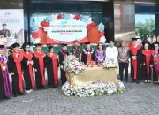 Puncak Peringatan Dies Natalis ke-68 Fakultas Hukum UNSRAT di Manado, Rabu (19/8/2026). Acara diwarnai penegakan komitmen reputasi akademik serta orasi ilmiah oleh Kajati Sulut Jacob Hendrik Pattipeilohy. (Foto: Istimewa)