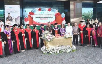 Puncak Peringatan Dies Natalis ke-68 Fakultas Hukum UNSRAT di Manado, Rabu (19/8/2026). Acara diwarnai penegakan komitmen reputasi akademik serta orasi ilmiah oleh Kajati Sulut Jacob Hendrik Pattipeilohy. (Foto: Istimewa)
