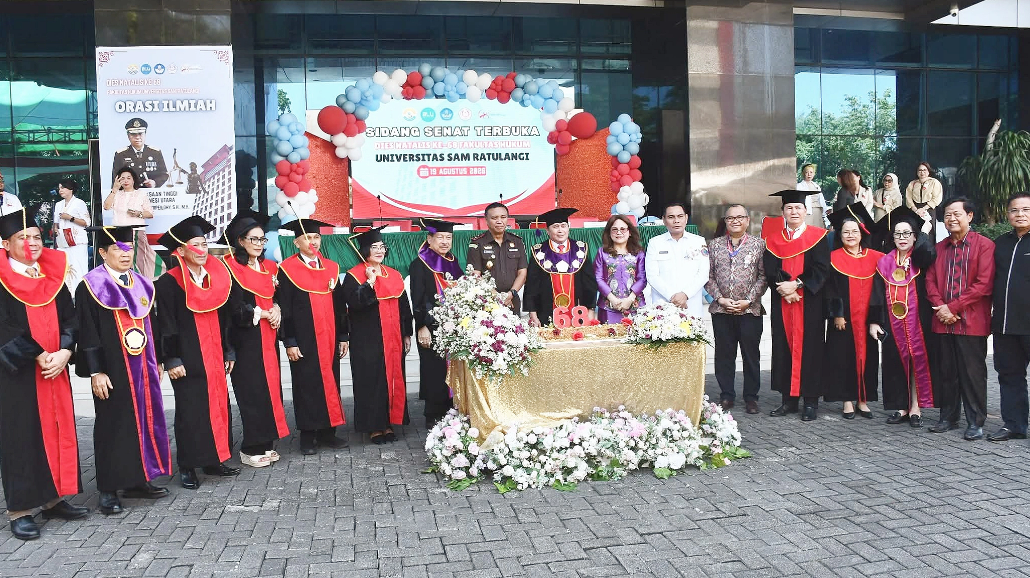 Puncak Peringatan Dies Natalis ke-68 Fakultas Hukum UNSRAT di Manado, Rabu (19/8/2026). Acara diwarnai penegakan komitmen reputasi akademik serta orasi ilmiah oleh Kajati Sulut Jacob Hendrik Pattipeilohy. (Foto: Istimewa)