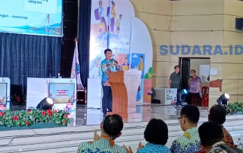 Gubernur Sulawesi Utara Yulius Selvanus menyampaikan arahan pada Puncak Hari Indonesia Menabung 2026 di Graha Gubernuran Bumi Beringin, Manado, Kamis (20/8/2026). Yulius mengajak para siswa membangun budaya disiplin finansial demi masa depan. (Foto: Ridho L Tobing)