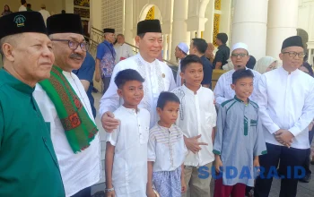 Wakil Gubernur Sulut, Dr J Victor Mailangkay SH MH saat menghadiri Acara Maulid Nabi Muhammad SAW di Masjid Raya Ahmad Yani Manado, Selasa (25/8/2026). (Foto: Ridho L Tobing)