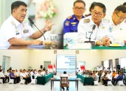 Gubernur Sulawesi Utara Yulius Selvanus (kiri) dan Walikota Bitung Hengky Honandar (kanan) saat gelar Rapat Koordinasi Penanganan Karhutla di Wisma Negara Bumi Beringin, Manado, Rabu (26/8/2026). (Foto: Istimewa)