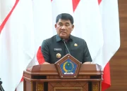 Gubernur Sulawesi Utara, Mayjen TNI (Purn) Yulius Selvanus SE saat Rapat Paripurna Penyampaian Ranperda APBD Perubahan di DPRD Sulut, Senin (14/9/2026). (Foto: Istimewa)