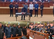 Momen penandatanganan berita acara Perda APBD-P 2026 oleh Gubernur Sulut Yulius Selvanus dan pimpinan DPRD Sulut (atas). Mengingat waktu yang terbatas, DPRD mewanti-wanti SKPD Pemprov (bawah) agar fokus menjaga kualitas dan akuntabilitas. (Foto: Istimewa/ Dok.SUDARA.ID)