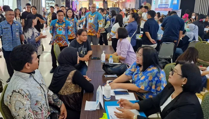 ‎Pemprov Sulut Layani Ribuan Warga Periksa Kesehatan dan Konsultasi Dokter Spesialis Gratis di Mantos