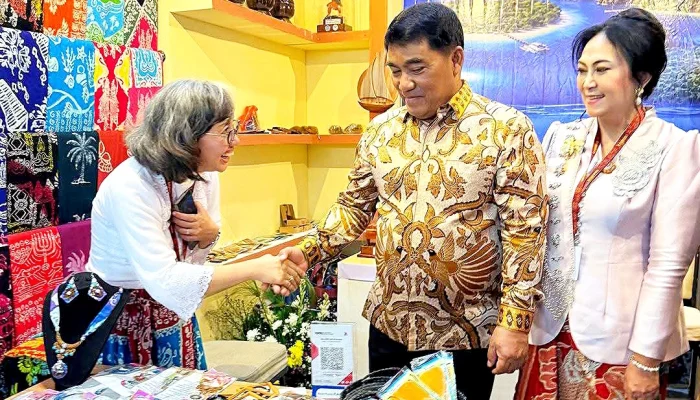 Gubernur Yulius Perluas Potensi Pasar Kerajinan Lokal Sulut di Kriyanusa 2026
