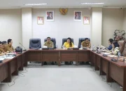 Rapat kerja Bapemperda DPRD Sulut bersama TAPD Pemprov Sulut. (Foto: Istimewa)