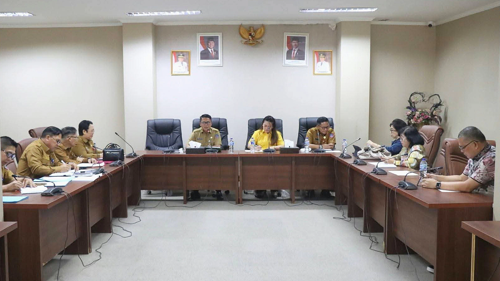 Rapat kerja Bapemperda DPRD Sulut bersama TAPD Pemprov Sulut. (Foto: Istimewa)