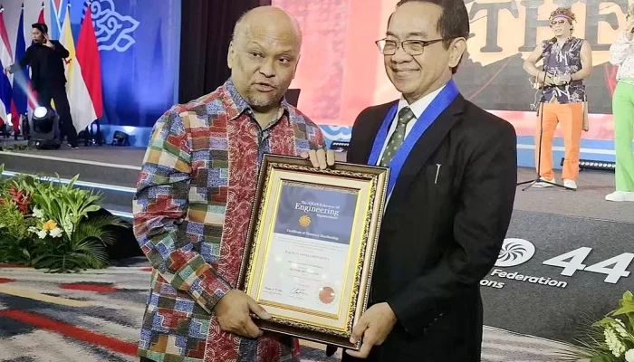 Raih AFEO Honorary Fellow, Plt Rektor Unsrat Prof Jamaluddin Jompa Ukir Prestasi ASEAN